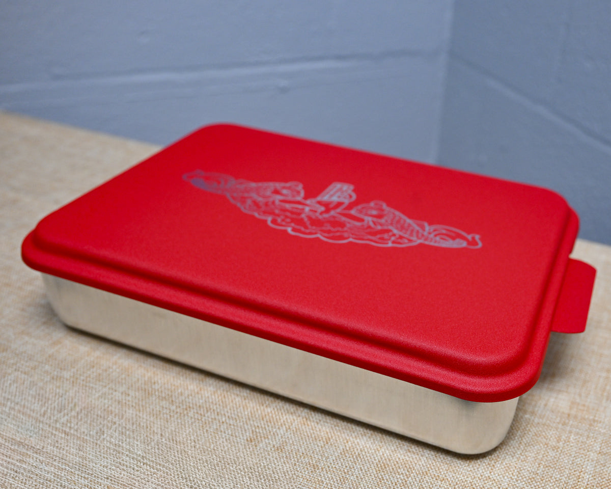 9x13 Baking Pan with Dolphins Cover