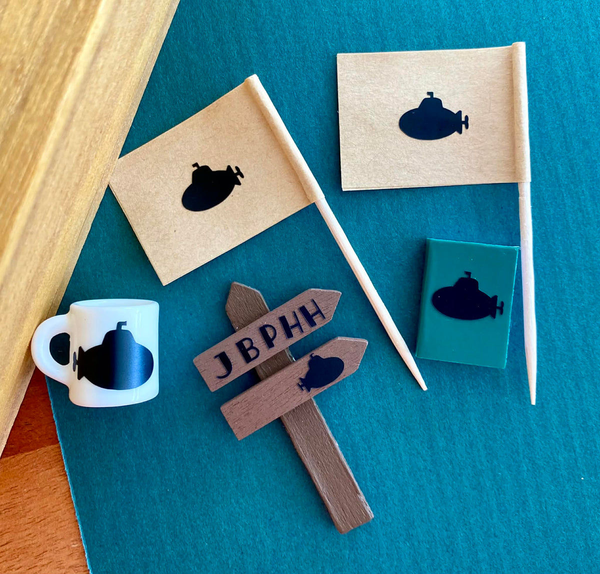 Submarine Elf Accessories