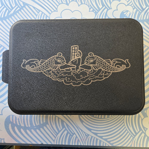 9x13 Baking Pan with Dolphins Cover